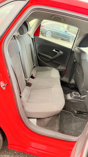 Volkswagen Polo 2016 - Red 379035224