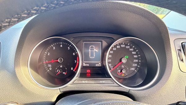 Volkswagen Polo 2016 - Red 379035226