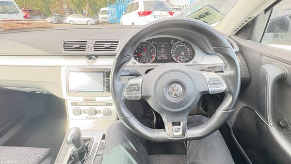 Volkswagen Passat 1.4 TSI R LINE AUTO 2015 379152014