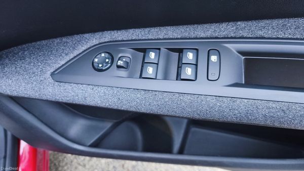 2017 Peugeot 3008 1 Year warranty AA Approved 379199772