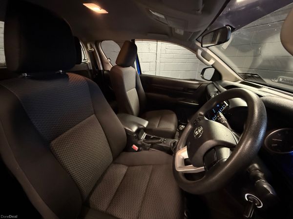171 Toyota Hilux Extra-Cab 2.3D4D 4 Seat 379260308
