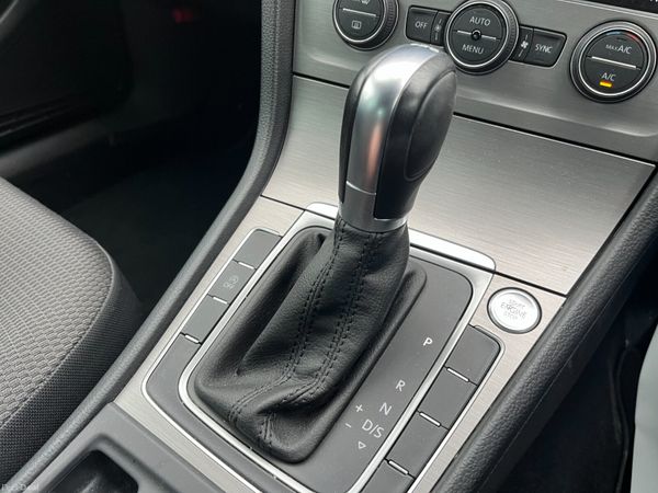 VOLKSWAGEN GOLF 2017, 1.2 TSI 5DR AUTO LOW KMS 379275356