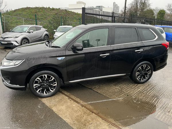 MITSUBISHI OUTLANDER 2017, 2.0 PHEV AUTO LOW KMS 379289426