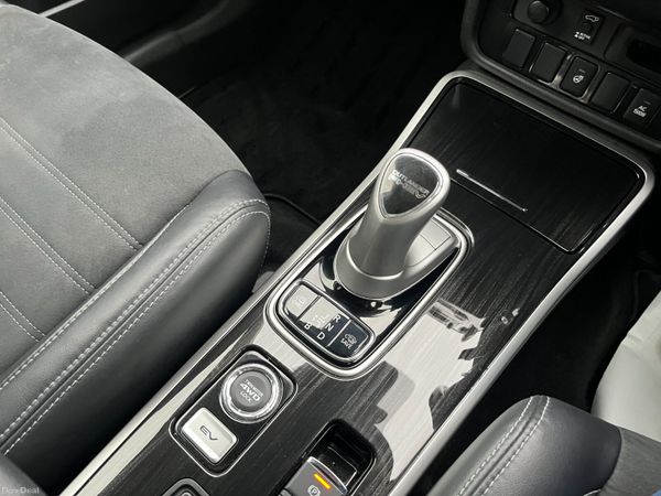 MITSUBISHI OUTLANDER 2017, 2.0 PHEV AUTO LOW KMS 379289434