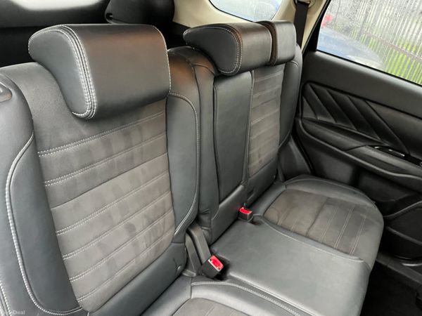 MITSUBISHI OUTLANDER 2017, 2.0 PHEV AUTO LOW KMS 379289436