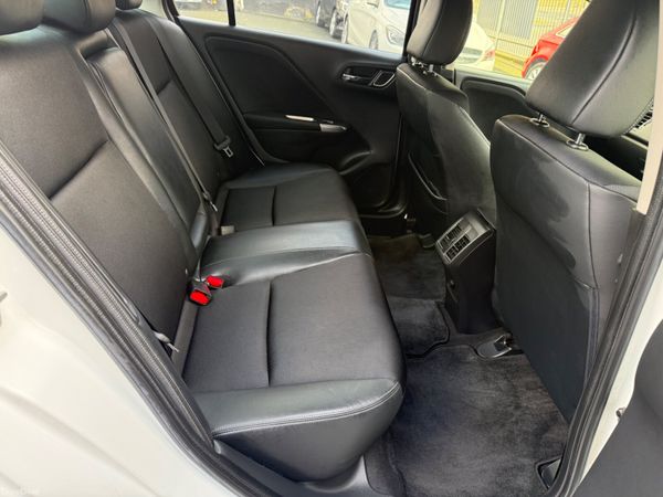 2015 Honda Grace 1.5L Hybrid Automatic 379293148