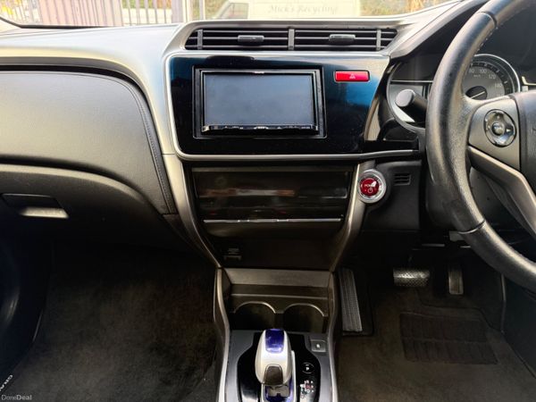 2015 Honda Grace 1.5L Hybrid Automatic 379293156