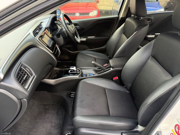 2015 Honda Grace 1.5L Hybrid Automatic 379293158