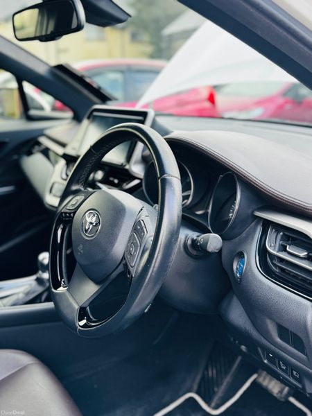 Toyota CHR 1.8 Hybrid High Spec 34000kms 2018 379362648