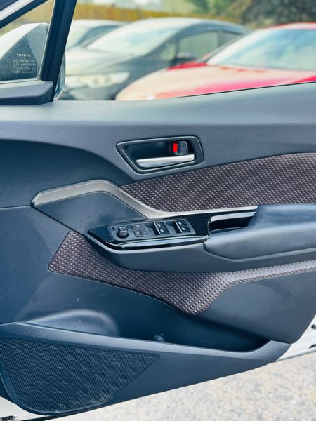 Toyota CHR 1.8 Hybrid High Spec 34000kms 2018 379362654