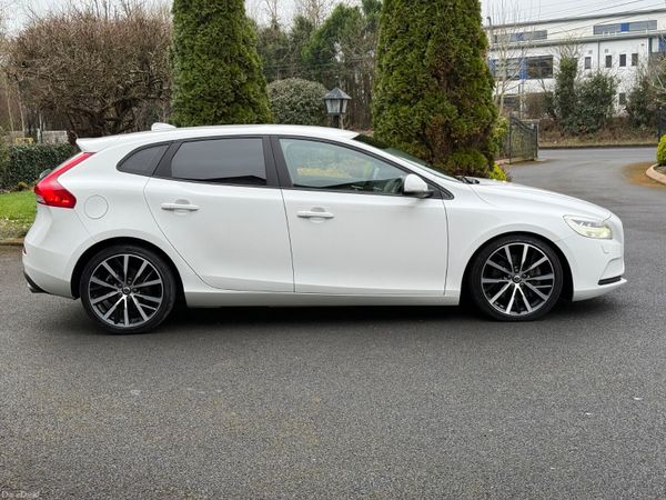 Now Reserved! Immaculate Auto 181 Volvo V40! 379398464