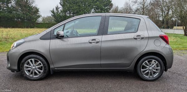 TOYOTA YARIS LUNA/ REVERSE CAMERA /NEW NCT 379306581