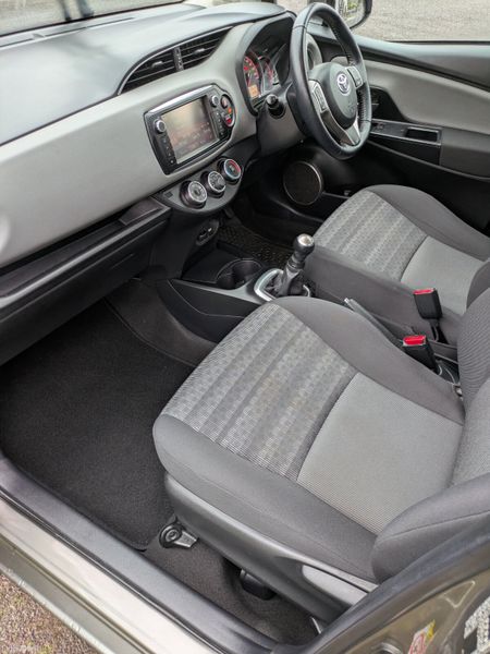 TOYOTA YARIS LUNA/ REVERSE CAMERA /NEW NCT 379306783