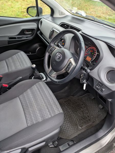 TOYOTA YARIS LUNA/ REVERSE CAMERA /NEW NCT 379307080