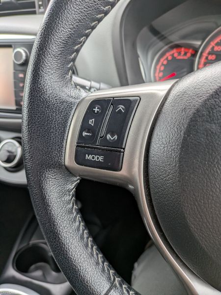 TOYOTA YARIS LUNA/ REVERSE CAMERA /NEW NCT 379307625