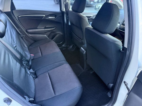 2015 HondaJazz/ Fit 1.5 Hybrid Automatic 379472192