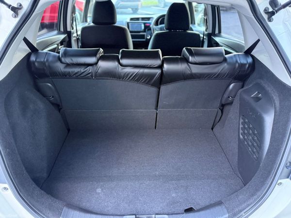 2015 HondaJazz/ Fit 1.5 Hybrid Automatic 379472196