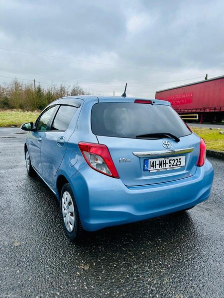 Toyota Vitz 2014 379498662
