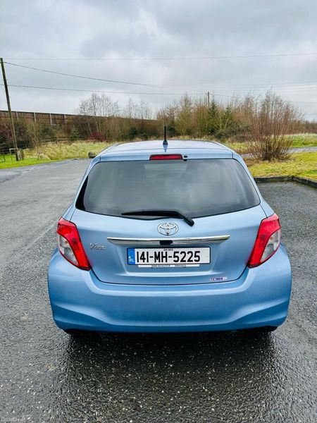 Toyota Vitz 2014 379498666