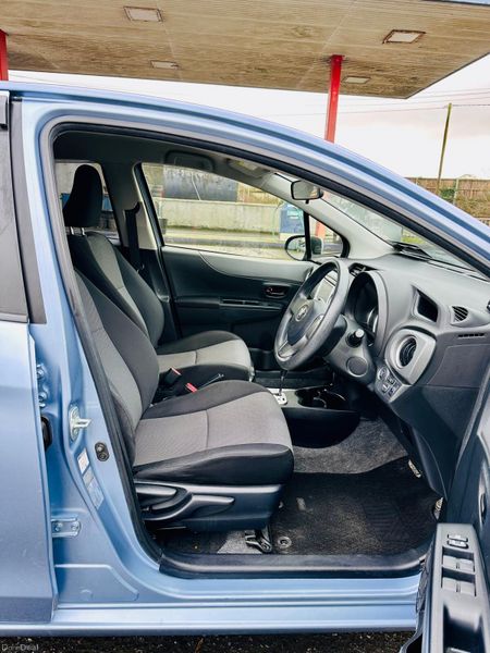 Toyota Vitz 2014 379498672