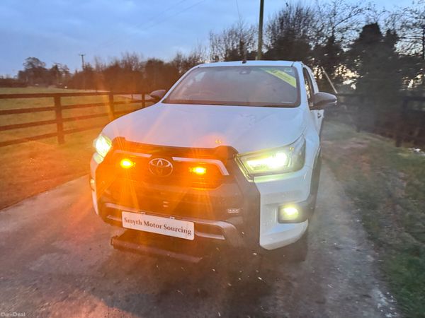 211 Toyota Hilux Invincible X 2.8L LOOK***** 379407302