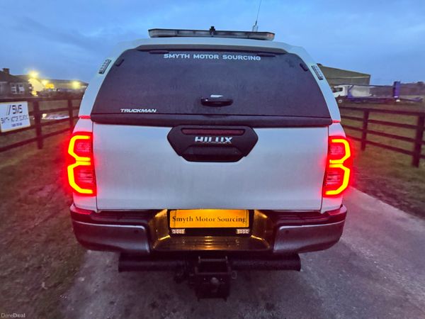 211 Toyota Hilux Invincible X 2.8L LOOK***** 379407310