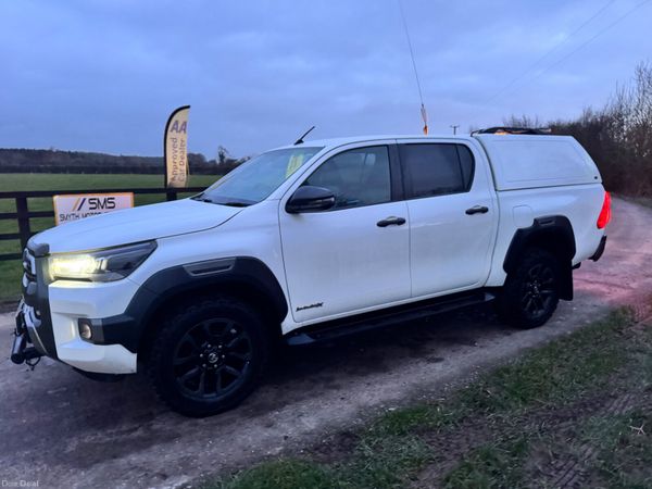 211 Toyota Hilux Invincible X 2.8L LOOK***** 379407312