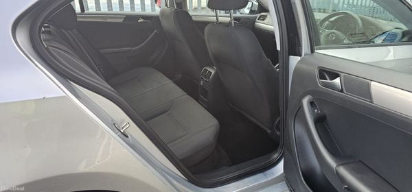 Volkswagen Jetta 2016 379429638