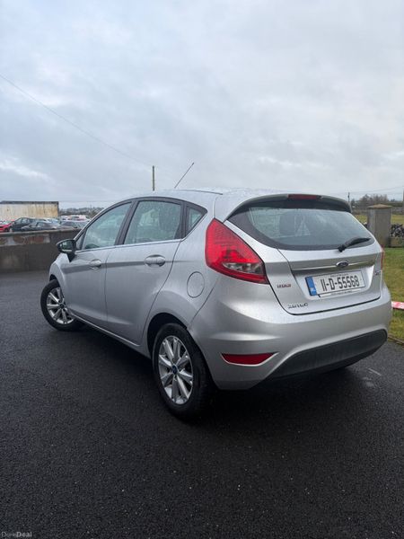 Ford Fiesta 2011 379515744