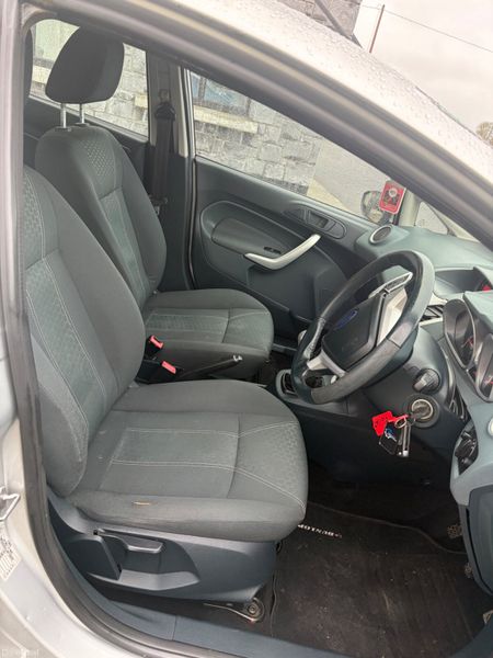 Ford Fiesta 2011 379515752