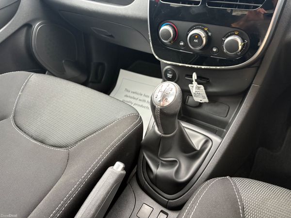 2016 Renault Clio 1.2 Dynamique Nav 379526414