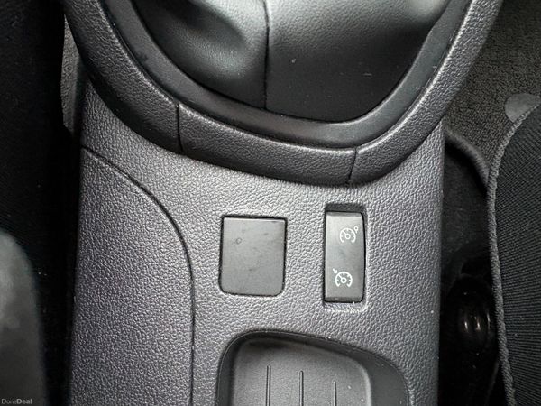 2016 Renault Clio 1.2 Dynamique Nav 379526416