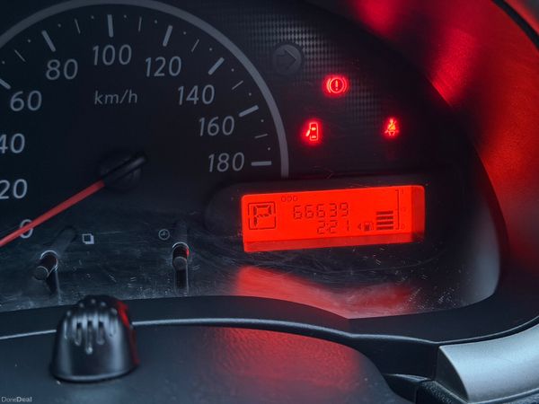 Nissan March 2013 379658244