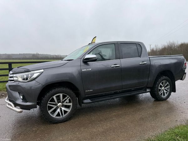 202 Toyota Hilux Invincible Low Miles***** 379665243