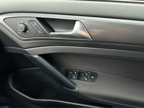 Volkswagen Golf SE NAV TDI 1.6 S 90PS 5DR 379668892