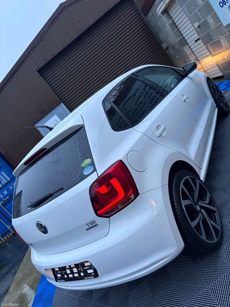Volkswagen Polo 2014 379680166
