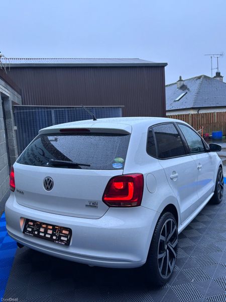 Volkswagen Polo 2014 379680192