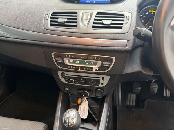 Renault Megane 2015     NEW NCT ! 379699472