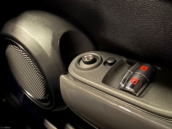 202 Mini 1.5 3 Door * V Low Klms * 379699664