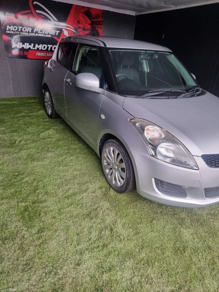 2012 Suzuki Swift Automaic 379603678