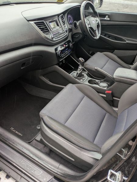 HYUNDAI TUCSON PREMIUM 2017 FULL SERVICE HISTORY 379613356