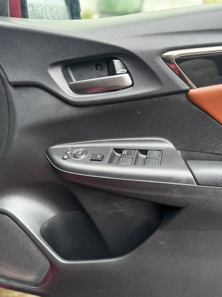 Honda Fit 1.5 Hybrid High Spec 73000kms 2018 379614066