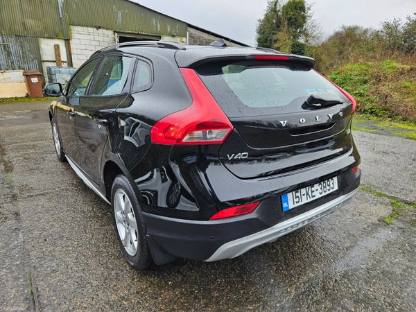 Volvo V40 2015 Cross Country... low mileage 379616502