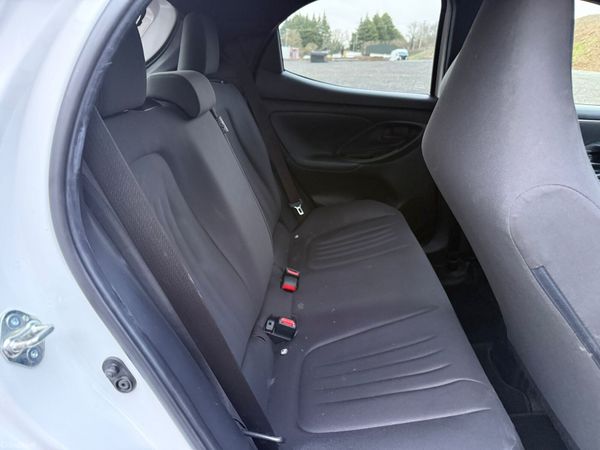 Toyota Yaris 2020 379623344