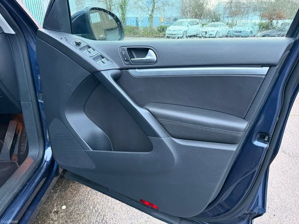 Volkswagen Tiguan Pan Roof Stunning NCT 379745278