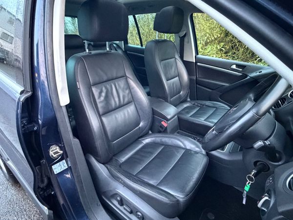Volkswagen Tiguan Pan Roof Stunning NCT 379745282