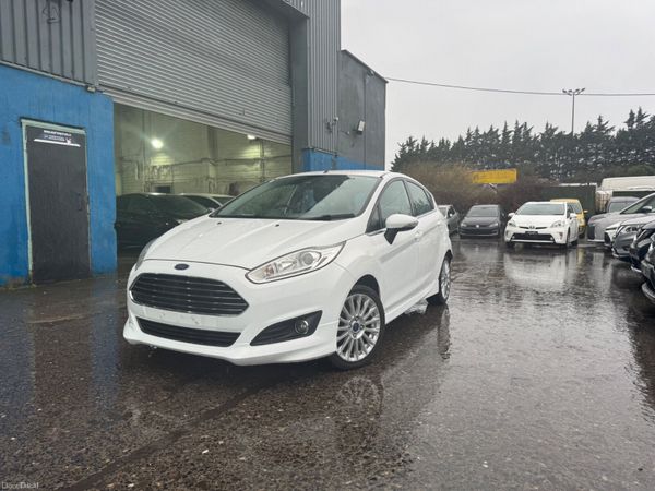 2016 Ford fiesta Automatic 379745586