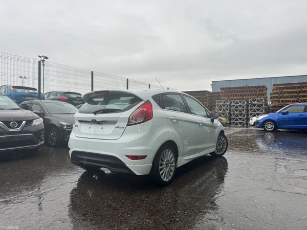 2016 Ford fiesta Automatic 379745588