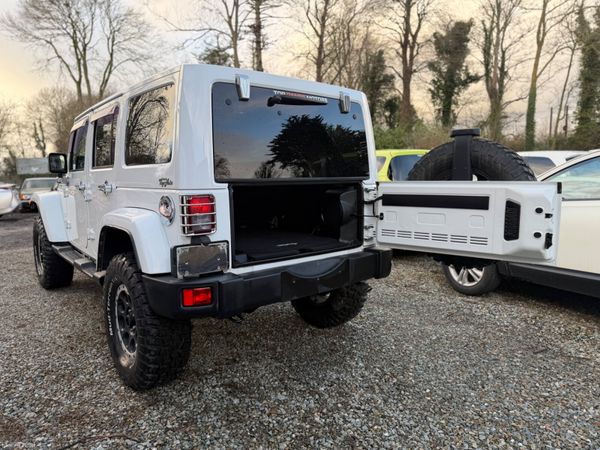 Jeep Wrangler 2014 379747704