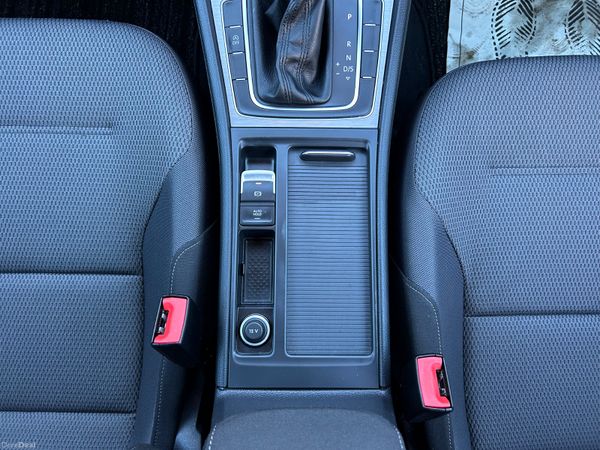 Volkswagen Golf 1.2 TSI AUTO 379756600